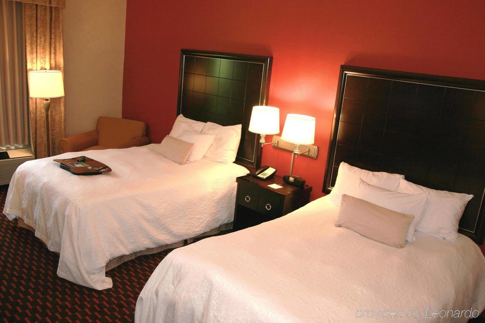 Hampton Inn Маунт-Плезант Номер фото